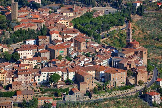 Miasto Castiglion Fiorentino. EU, Italia, Toscania/Arezzo. LOTNICZE.